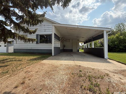 113 St Antoine Ave, Storthoaks, SK, S0C2H0 | Card Image