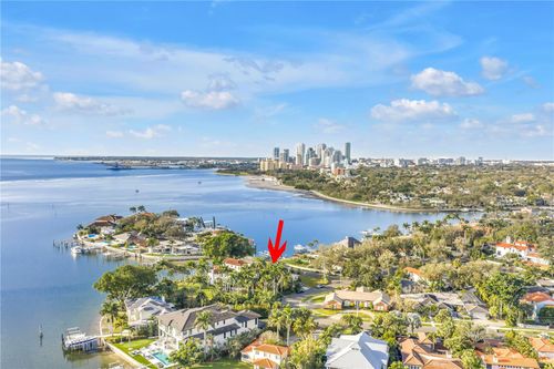 11 Brightwaters Cir Ne, ST PETERSBURG, FL, 33704-3729 | Card Image