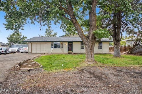 270 Kinne Ln, Selah, WA, 98942-9587 | Card Image