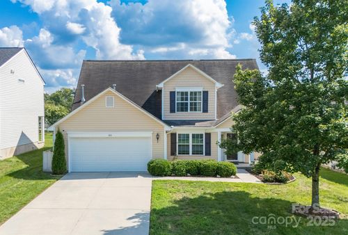 383 Courtland Ct, Kannapolis, NC, 28081-7172 | Card Image