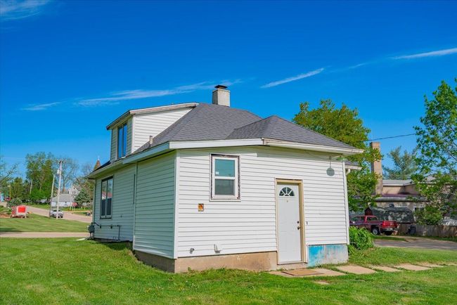 500 2 Nd Ave, House other with 2 bedrooms, 1 bathrooms and null parking in HOLLANDALE WI | Image 45