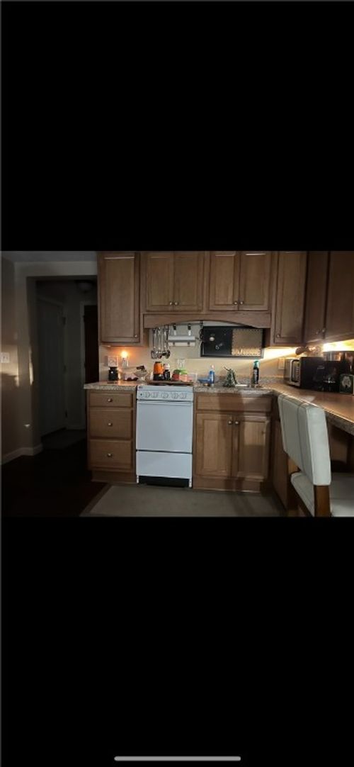 apt-2-211 Freemont Ave, Butler, PA, 16001-6459 | Card Image
