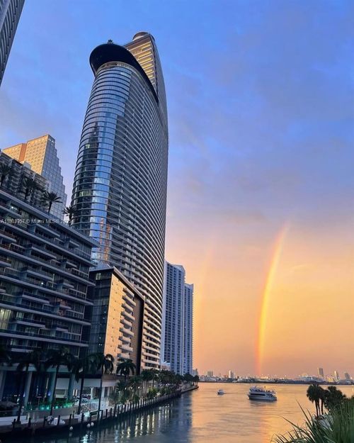 apt-505c-300 Biscayne Boulevard Way, Miami, FL, 33131-2278 | Card Image