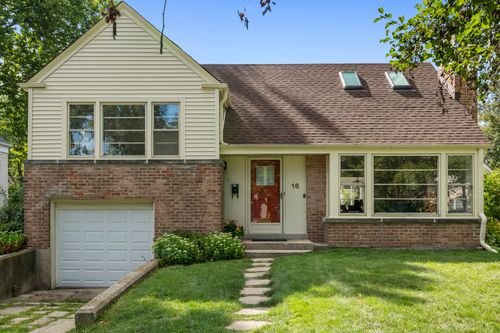 16 Williamsburg Ct, Evanston, IL, 60203-1828 | Card Image