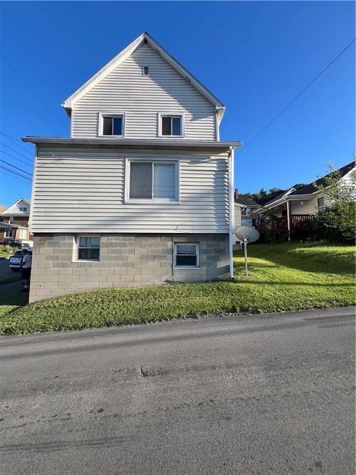 316 9th St, Ellwood City, PA, 16117-1815 | Card Image