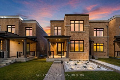 1240 Wellington St E, Aurora, ON, L4G2C9 | Card Image