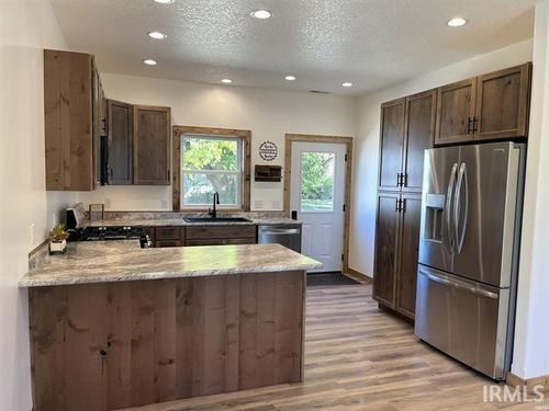 508 N Cherry St, Hartford City, IN, 47348-2003 | Card Image