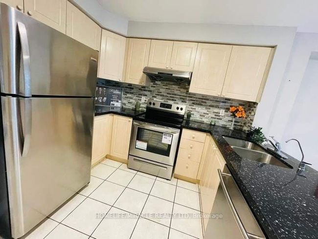 27 Feathertop Lane, House other with 5 bedrooms, 4 bathrooms and 3 parking in Brampton ON | Image 5