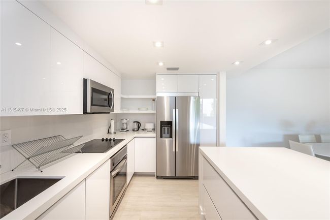 APT-306 - 181 Crandon Blvd, Condo with 3 bedrooms, 2 bathrooms and null parking in Key Biscayne FL | Image 10