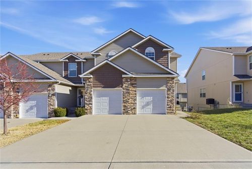 219 Pointe Ln, Raymore, MO, 64083-7801 | Card Image