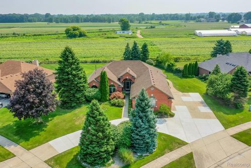 51384 Indian Pointe Dr, Macomb, MI, 48042-4266 | Card Image