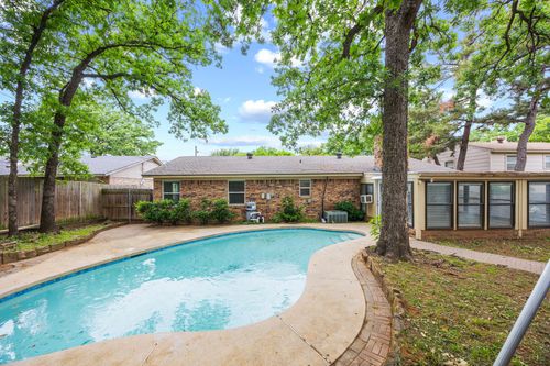1509 Terbet Ln, Fort Worth, TX, 76112-3314 | Card Image