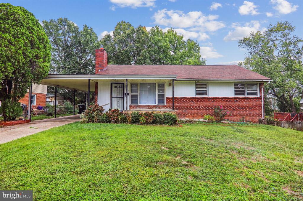 Verona Dr, New Carrollton, MD 20784