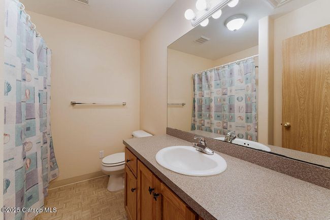 UNIT-403 - 420 Elk Creek Rd, Condo with 2 bedrooms, 1 bathrooms and null parking in Cannon Beach OR | Image 8