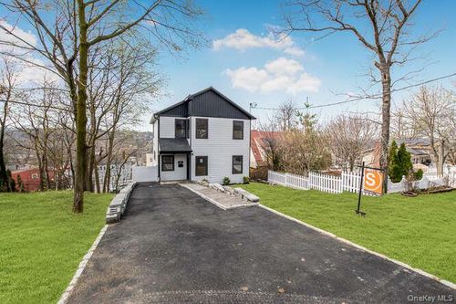 94 Ridgeview Ave, Yonkers, NY, 10710-5426 | Card Image