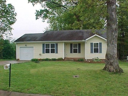952 Princeton Dr, Clarksville, TN, 37042-4694 | Card Image