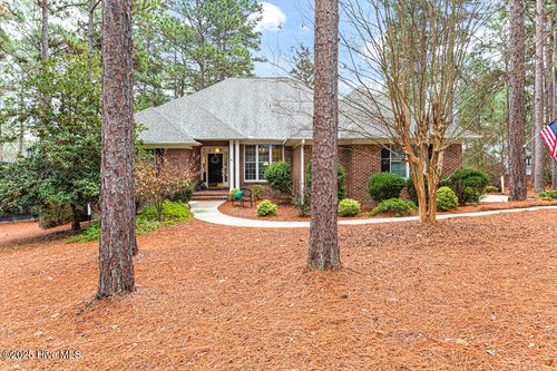 6 Sassafras Ln, Pinehurst, NC, 28374-9448 | Card Image