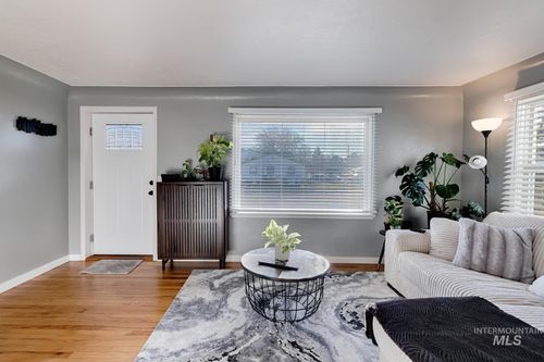 2624 College Ave, Caldwell, ID, 83605-5841 | Card Image