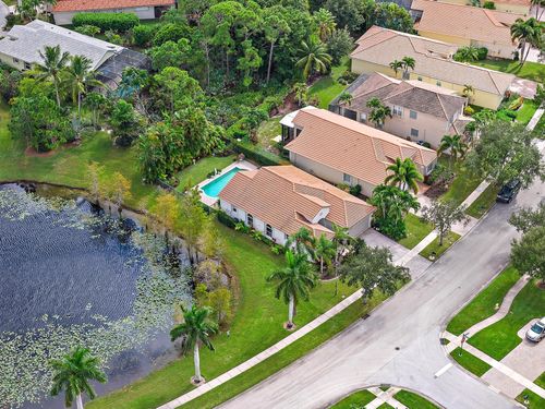 6784 Se Twin Oaks Cir, Stuart, FL, 34997-8125 | Card Image