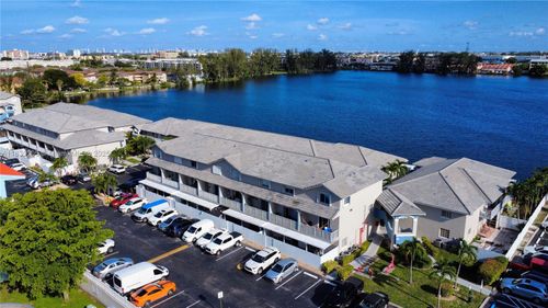 apt-207e-8360 Nw 103rd St, Hialeah Gardens, FL, 33016-4633 | Card Image