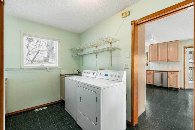 28 Arbour Glen Green Nw, Home with 3 bedrooms, 2 bathrooms and 4 parking in Calgary AB | Image 14
