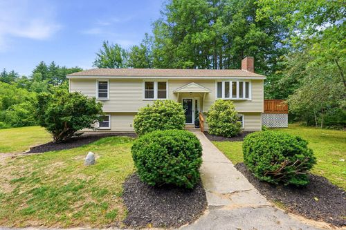 632 Raymond Rd, Chester, NH, 03036-4135 | Card Image