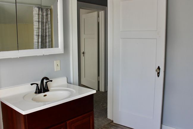 Full Bathroom | Image 17