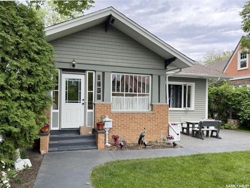 1433 2nd Street, Estevan, SK, S4A0M5 | Card Image