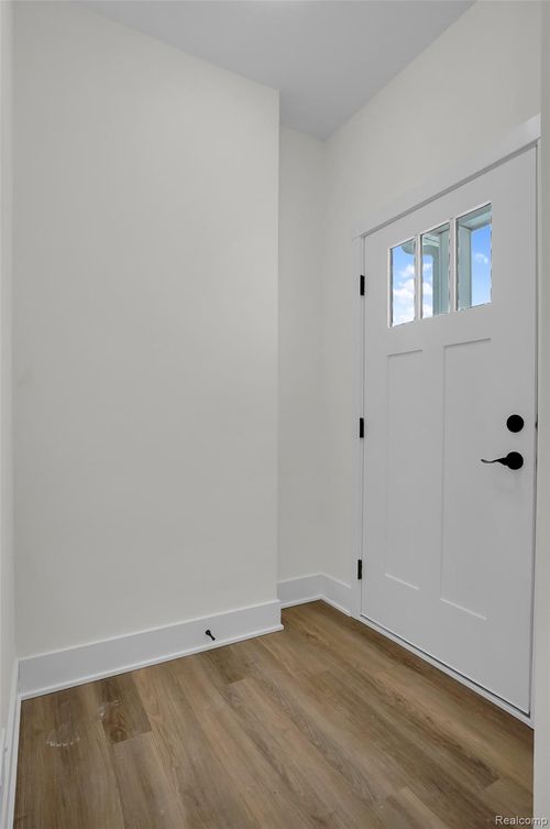 2324 Gilder Dr, Howell, MI, 48843-5828 | Card Image