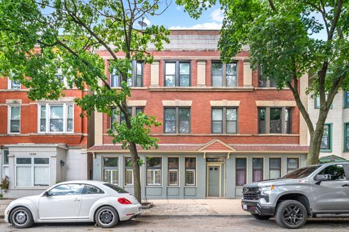 1w-1020 Roscoe St, Chicago, IL, 60657-2207 | Card Image