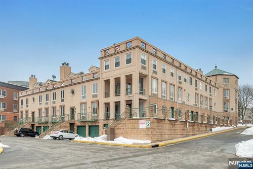 50 Pine St, Montclair, NJ, 07042-4734 | Card Image