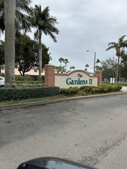 203-45-2920 Se 13th Rd, Homestead, FL, 33035-2387 | Card Image