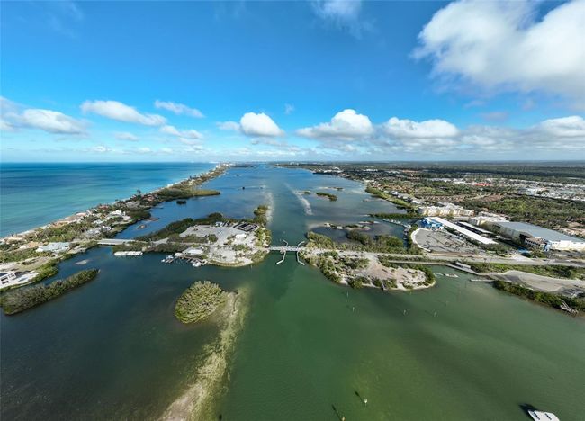 304 Pine Run Dr, Condo with 2 bedrooms, 2 bathrooms and null parking in OSPREY FL | Image 59