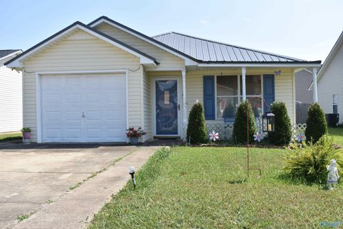 303 Autumnwood Dr, Rainbow City, AL, 35906-3377 | Card Image