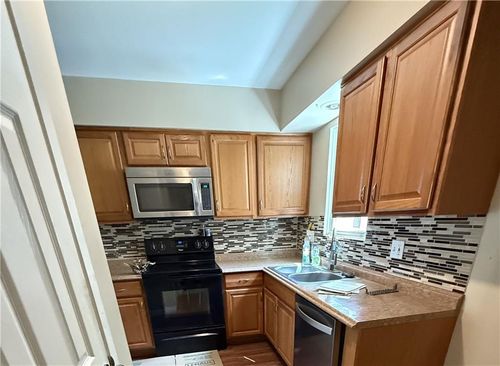 8620 W 109th St, Overland Park, KS, 66210-1610 | Card Image