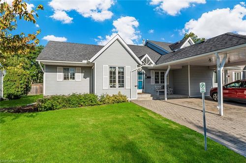 8 Garden Dr, Smithville, ON, L0R2A0 | Card Image