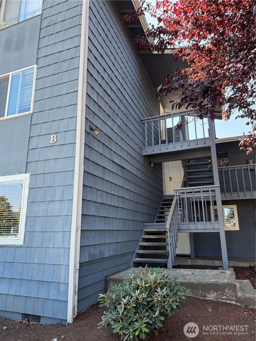 b203-3302 I Street Ne, Auburn, WA, 98002 | Card Image