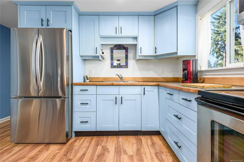 18-3216 Back Rd, Comox, BC, V9M4E2 | Card Image