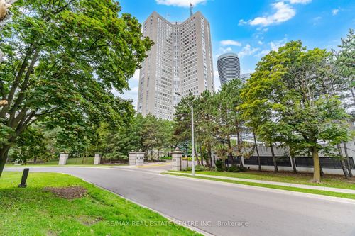 2601-3650 Kaneff Cres, Mississauga, ON, L5A4A1 | Card Image