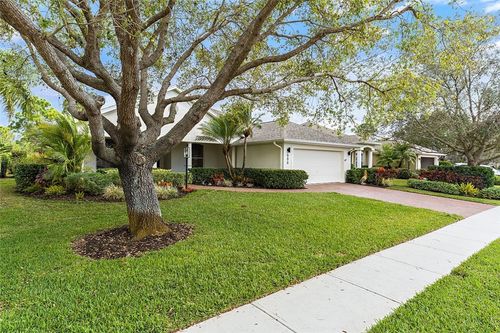 686 Gossamer Wing Way, Sebastian, FL, 32958-3943 | Card Image