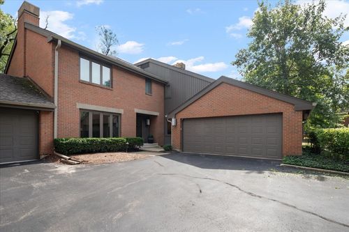 37 Park Ln, Park Ridge, IL, 60068-2834 | Card Image