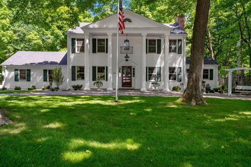 1330 Urbandale Ln N, Plymouth, MN, 55447-2556 | Card Image