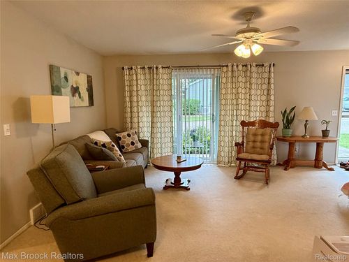 1045 Leisure Dr, Flint, MI, 48507-4058 | Card Image