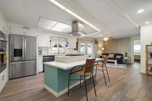 633 Cameo Dr, Palm Springs, CA, 92264-8324 | Card Image