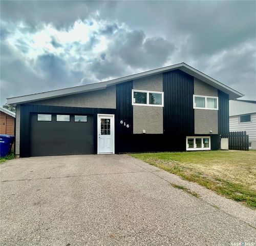 616 Maple Rd W, Nipawin, SK, S0E1E0 | Card Image