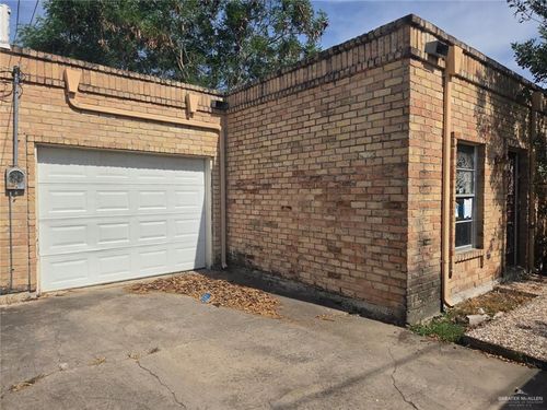 2404 N 19 1/2 St, McAllen, TX, 78501-6160 | Card Image
