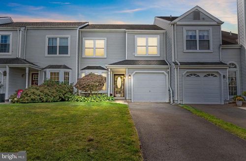 15 E Park Rd, NEWTOWN, PA, 18940-1194 | Card Image