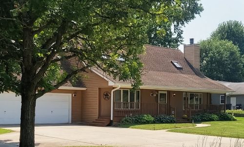 41W475 Silvana Dr, Elgin, IL, 60124-8337 | Card Image