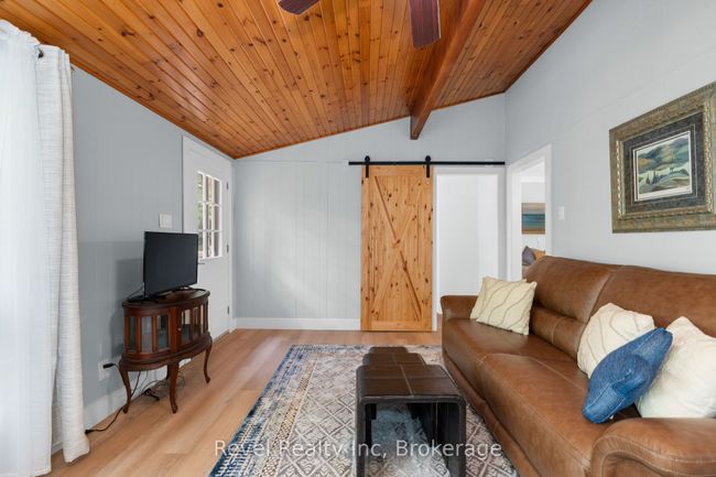 1204 Tiny Beaches Rd N, House other with 3 bedrooms, 2 bathrooms and 4 parking in Tiny ON | Image 4