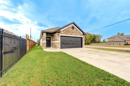 200 Masterson Street, Arcola, TX, 77583 | Card Image